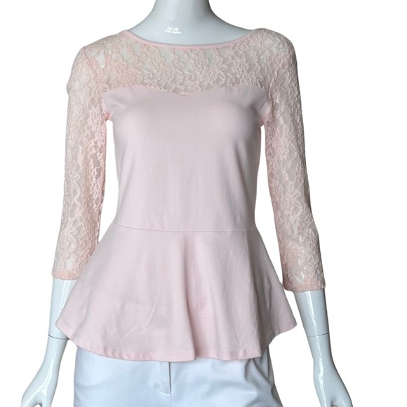 Express Pink Peplum Top Sweetheart Lace Neckline And Lace 3/4 Sleeve Size M NWT - Picture 4 of 8